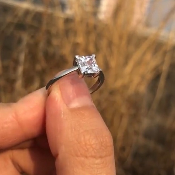 STERLING SILVER 2 CARAT PRINCESS CUT ENGAGEMENT RING - Picture 10 of 15